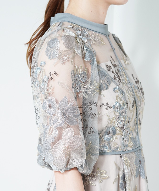 フラワーエンブロイダイアリードレス