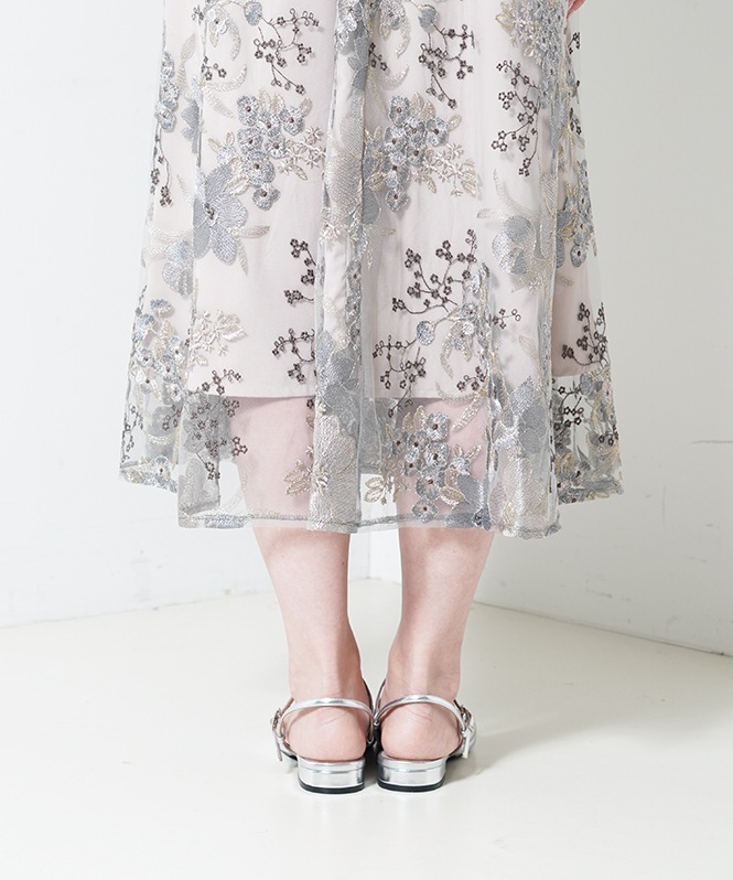 フラワーエンブロイダイアリードレス