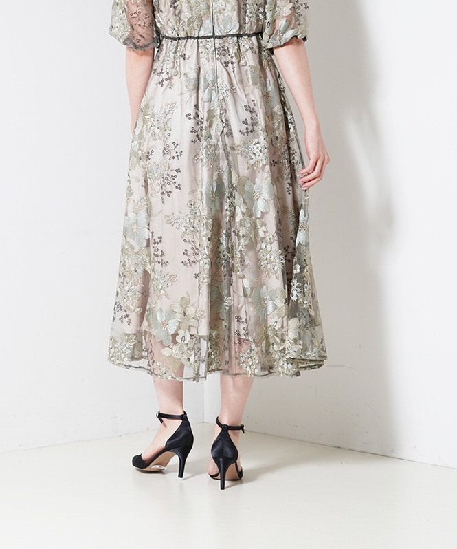 フラワーエンブロイダイアリードレス