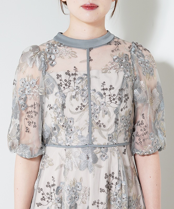 フラワーエンブロイダイアリードレス