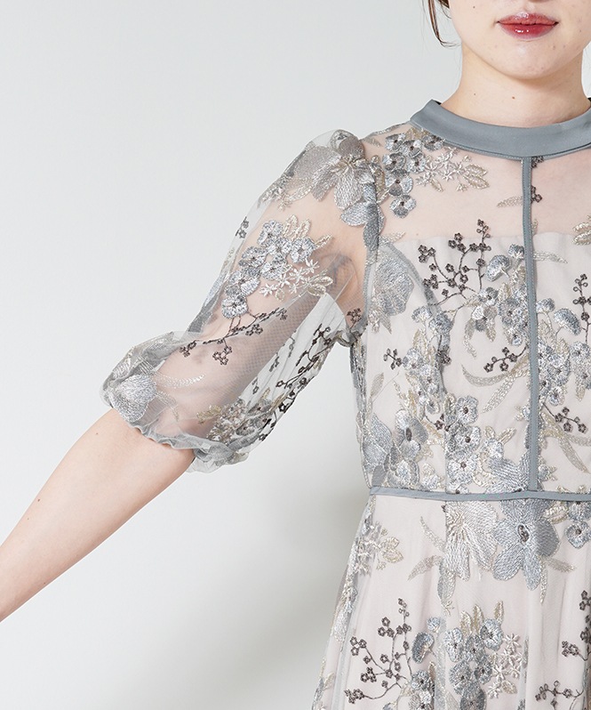 フラワーエンブロイダイアリードレス