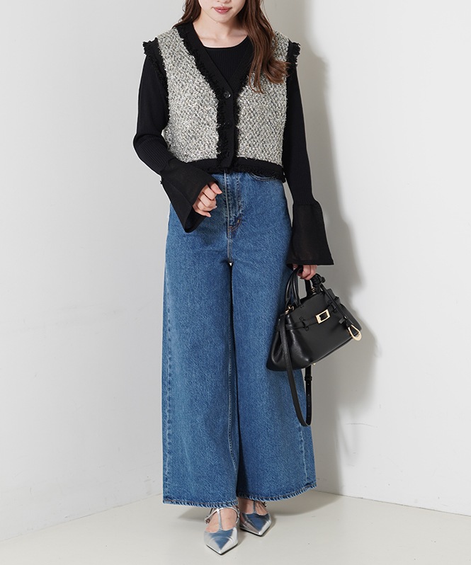 裾シアー切替えベルスリーブニット