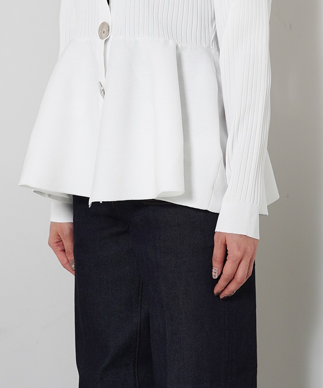 ニュアンスボタン付きペプラムニットカーディガン