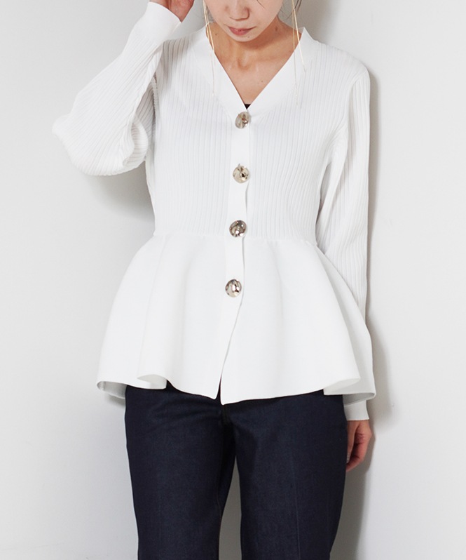 ニュアンスボタン付きペプラムニットカーディガン