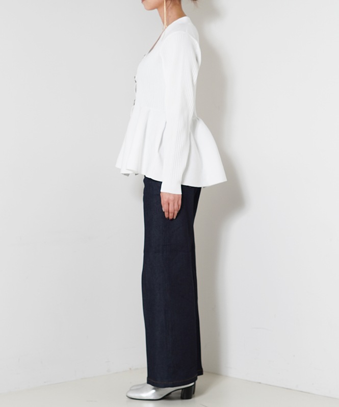 ニュアンスボタン付きペプラムニットカーディガン