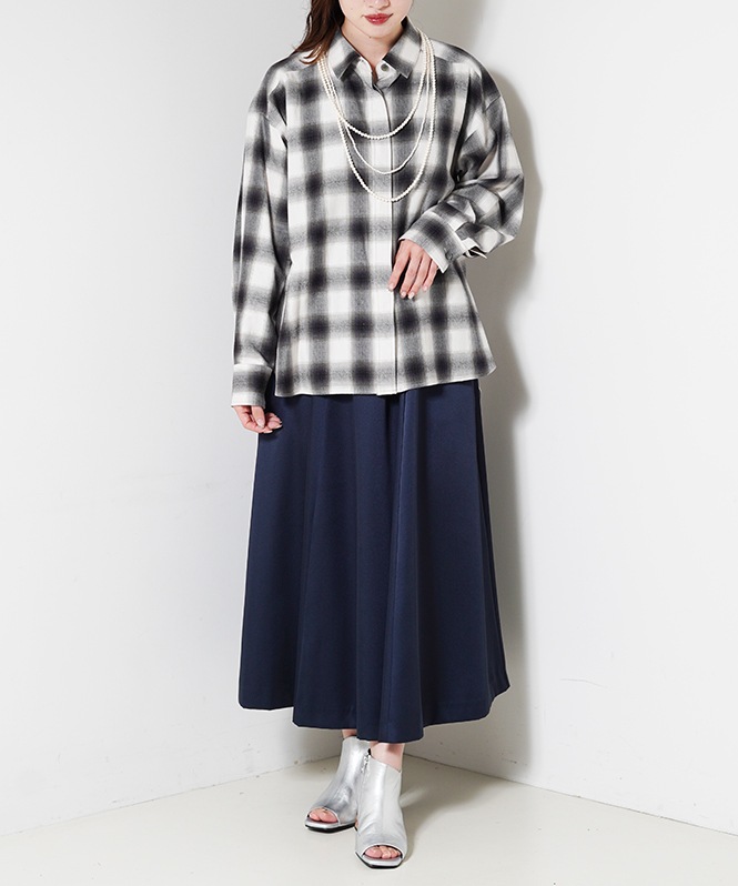 チェックシャツ