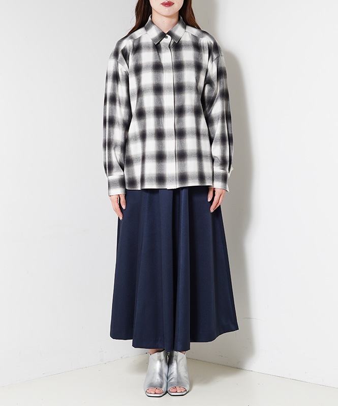 チェックシャツ