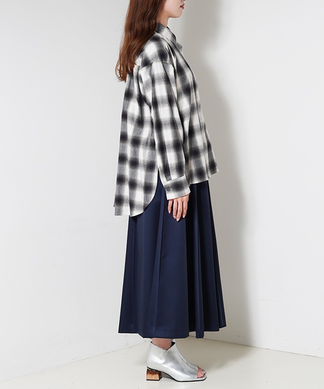 チェックシャツ