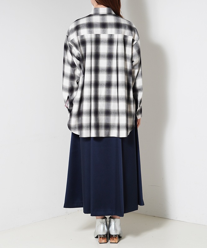 チェックシャツ