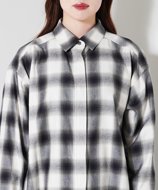 チェックシャツ