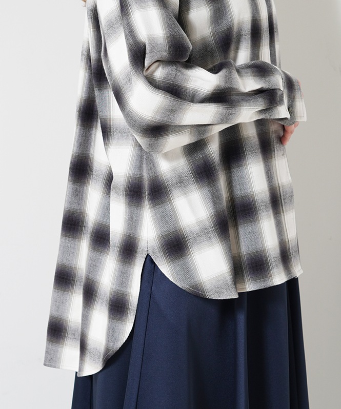 チェックシャツ