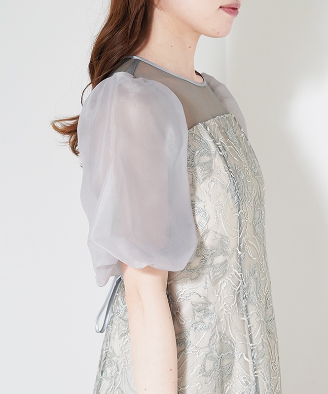 ニュアンスフラワードレス