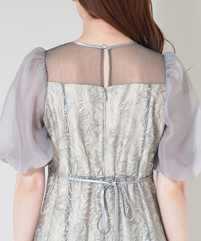 ニュアンスフラワードレス