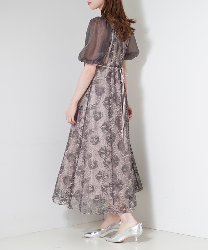 ニュアンスフラワードレス