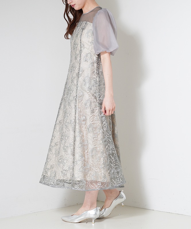 ニュアンスフラワードレス