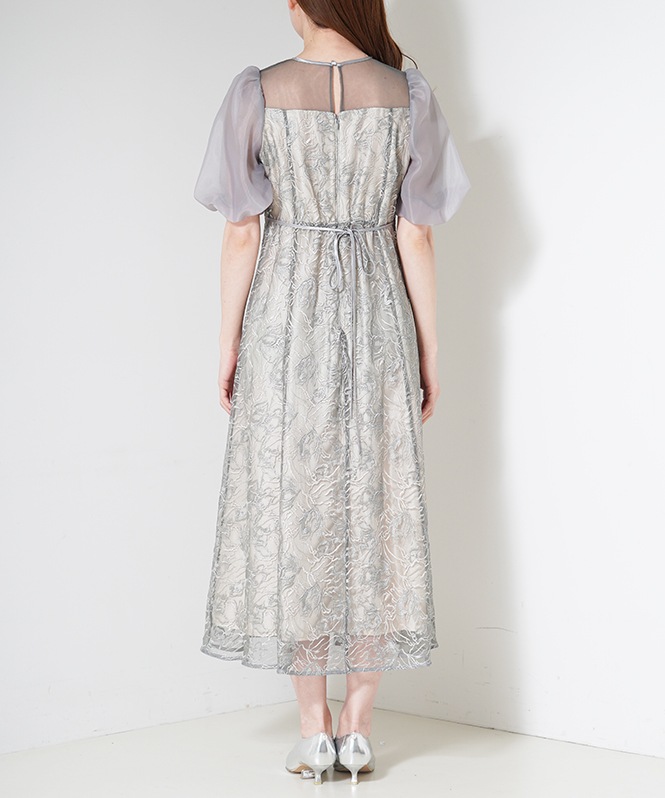 ニュアンスフラワードレス