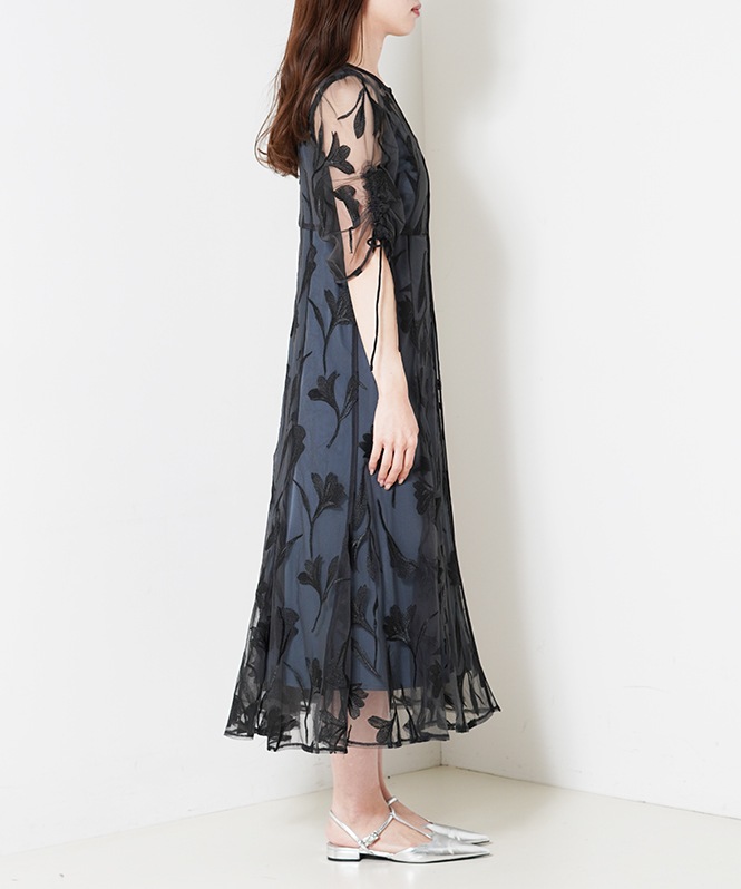 パフスリーブレイヤードレス