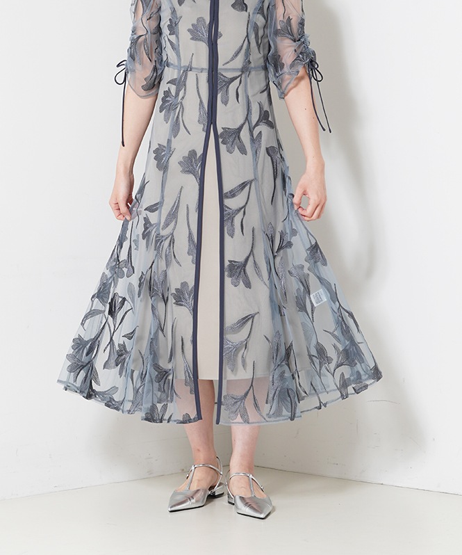 パフスリーブレイヤードレス