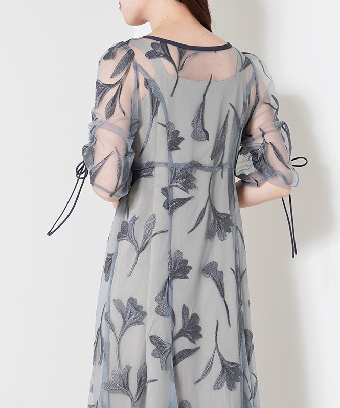 パフスリーブレイヤードレス