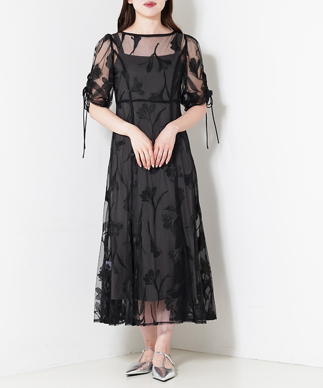 パフスリーブレイヤードレス