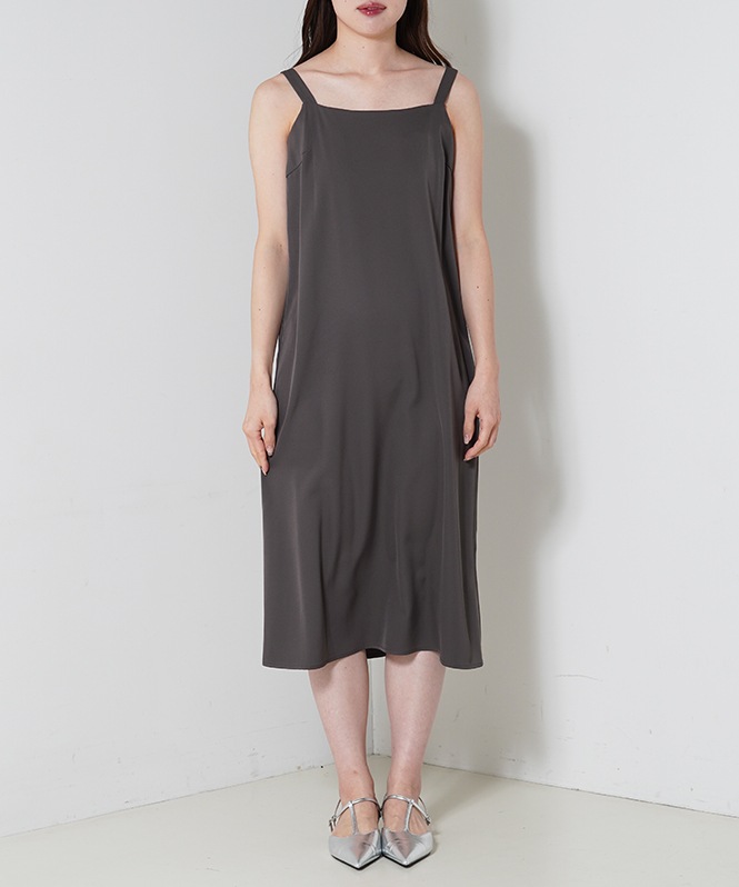 パフスリーブレイヤードレス