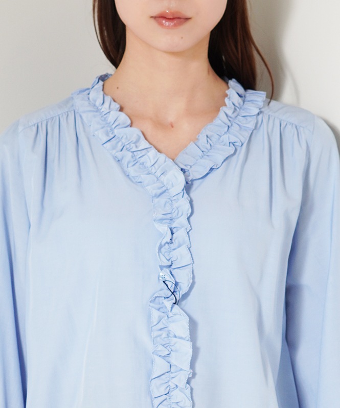 センターフリルブラウス