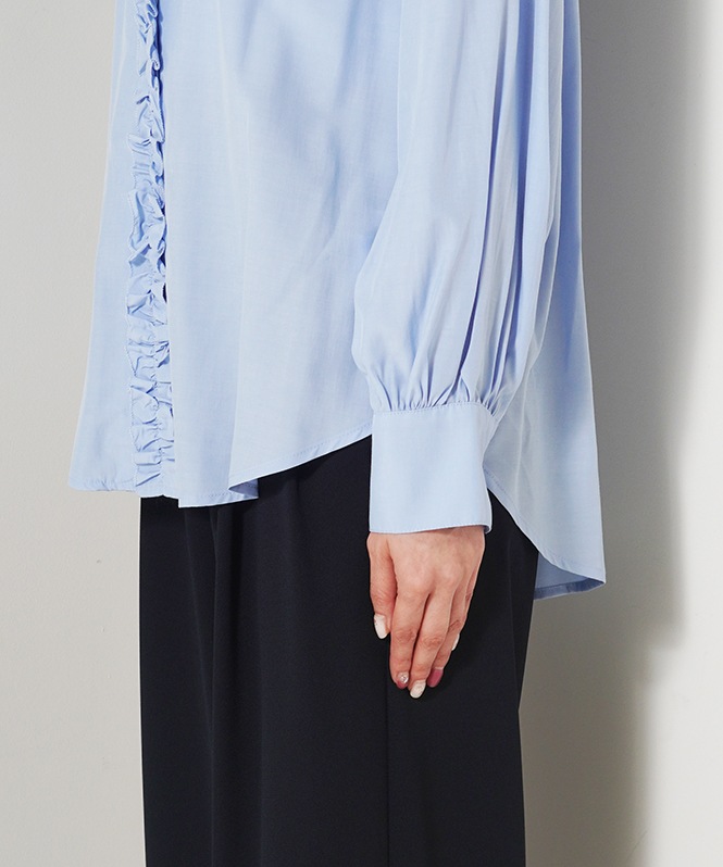 センターフリルブラウス