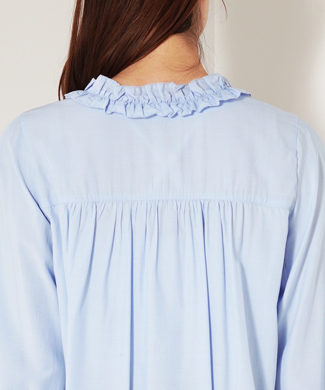 センターフリルブラウス