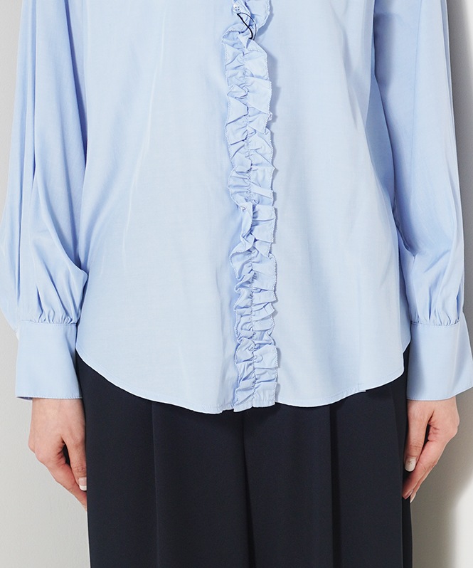 センターフリルブラウス