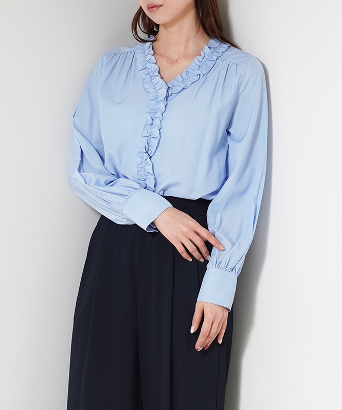 センターフリルブラウス