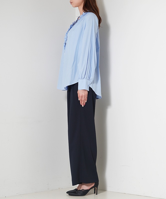 センターフリルブラウス