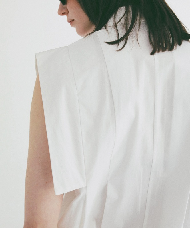 PANELL PLEAT SQUARE SLEEVE SHIRTS