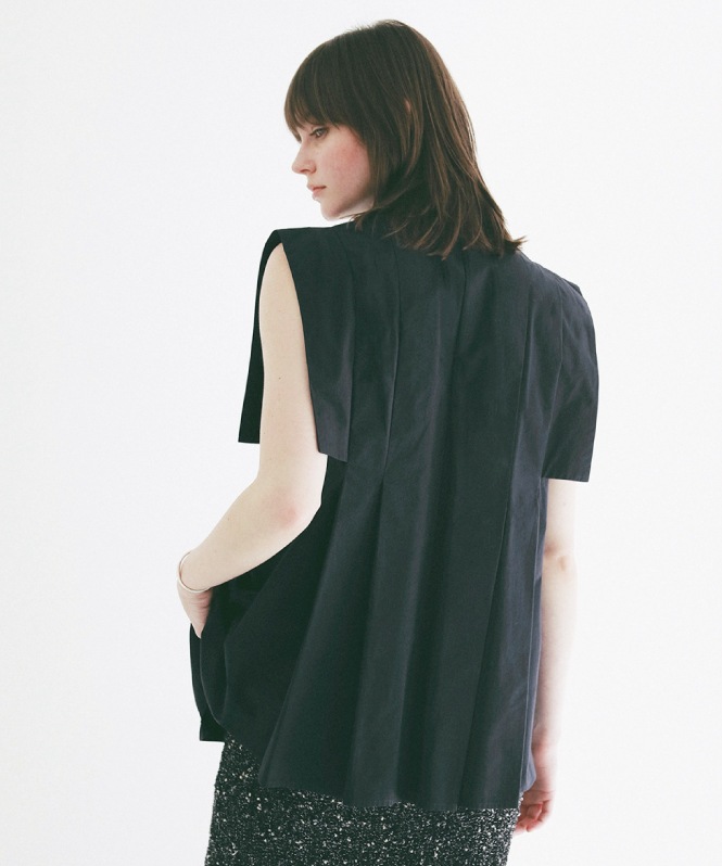 PANELL PLEAT SQUARE SLEEVE SHIRTS
