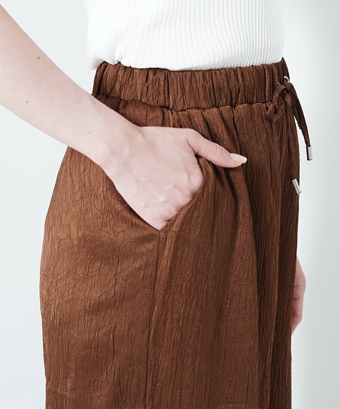 サテンワイドパンツ