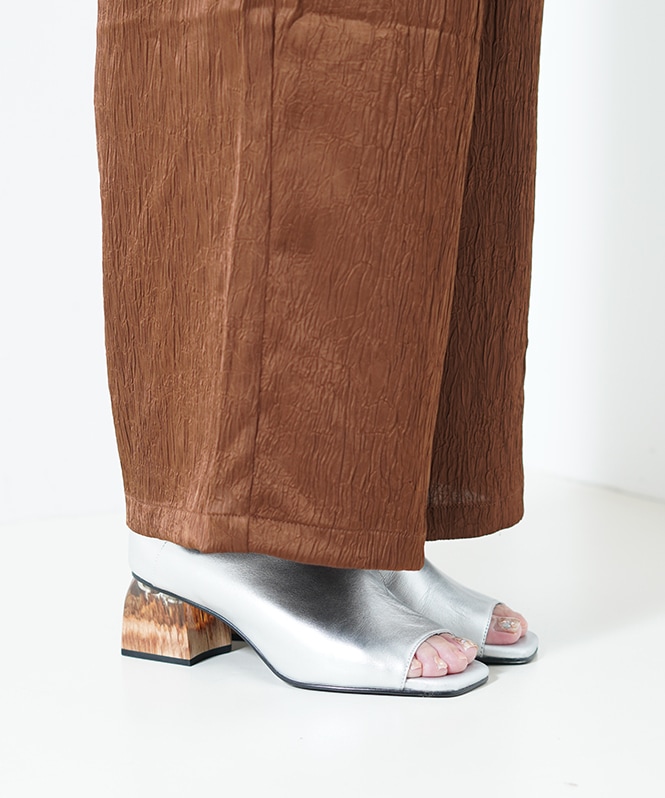 サテンワイドパンツ