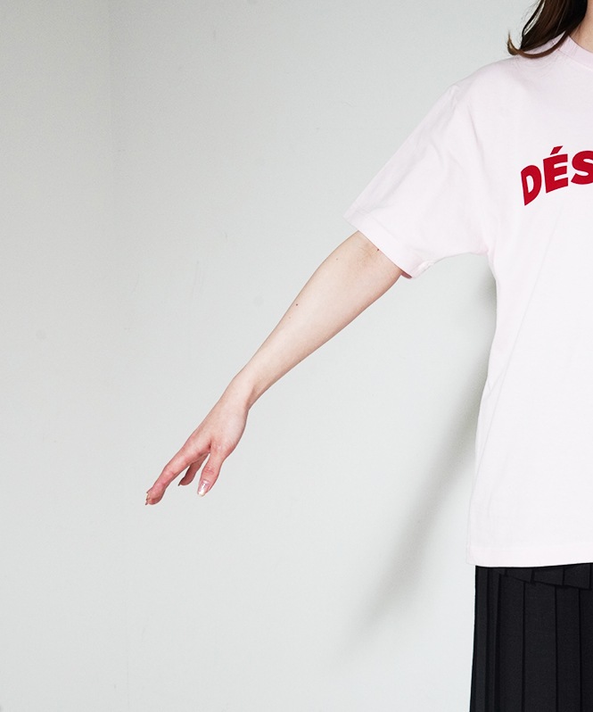 DESIRABLE グラフィックロゴTシャツ