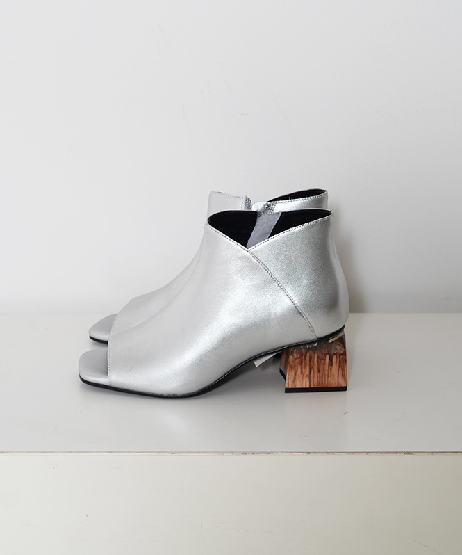 オープントゥブーティー