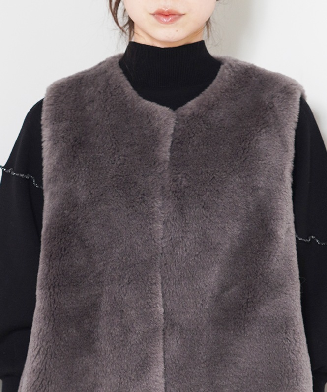 100%ウールボアノーカラーベスト