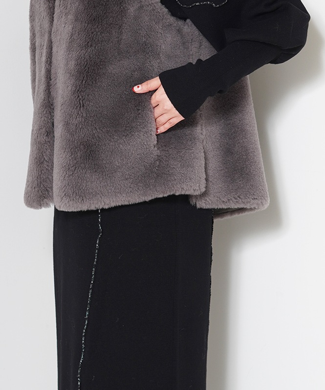 100%ウールボアノーカラーベスト