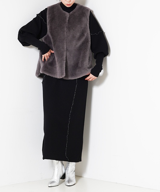 100%ウールボアノーカラーベスト