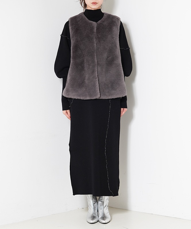 100%ウールボアノーカラーベスト