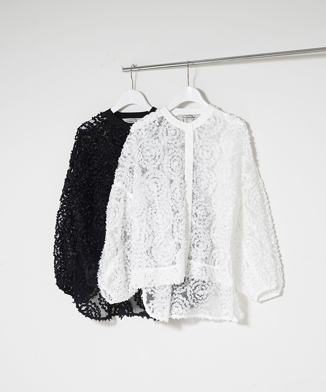 メッシュ刺繍レースブラウス