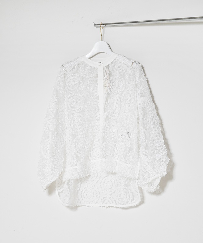 メッシュ刺繍レースブラウス