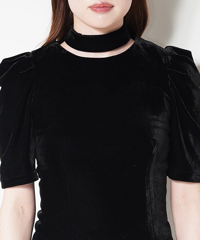 accent choker tops