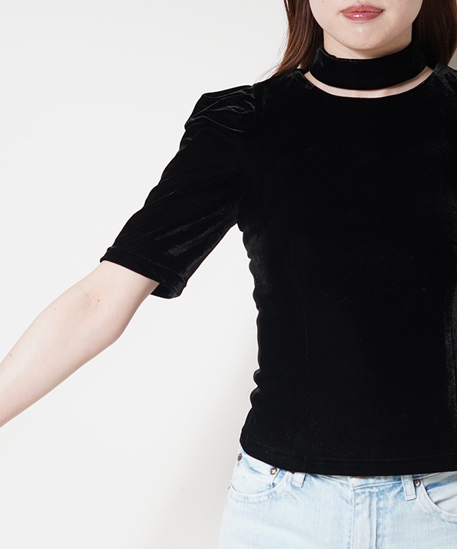accent choker tops