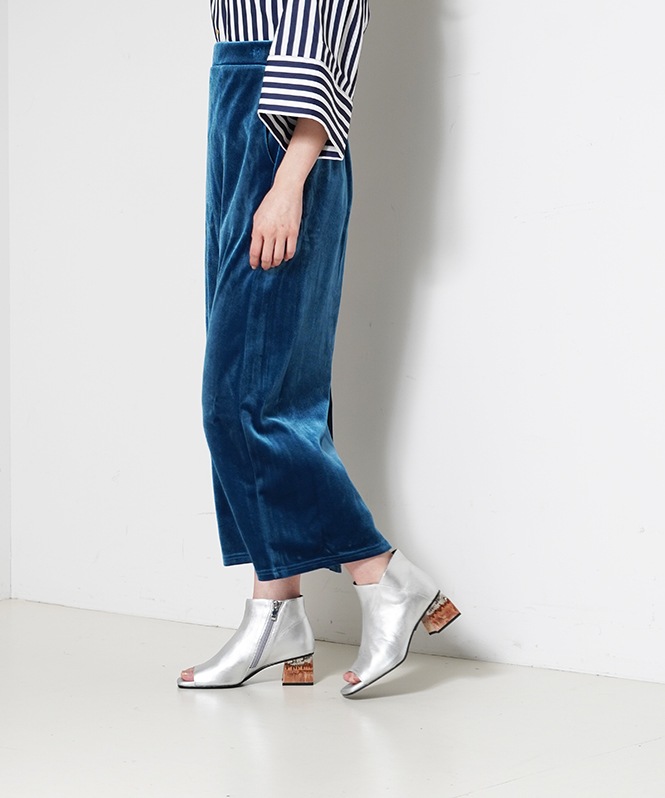 ベロアＩラインスカート