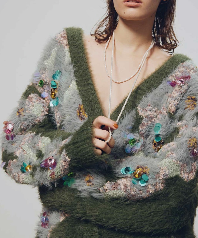 【新品】スーパービューティー　カーディガン　花柄 華やかビジュー 新品】スーパービューティー カーディガン 花柄 華やかビジュー