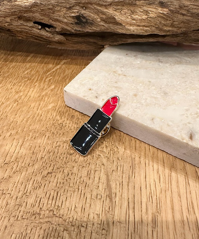 ピンブローチ（口紅）