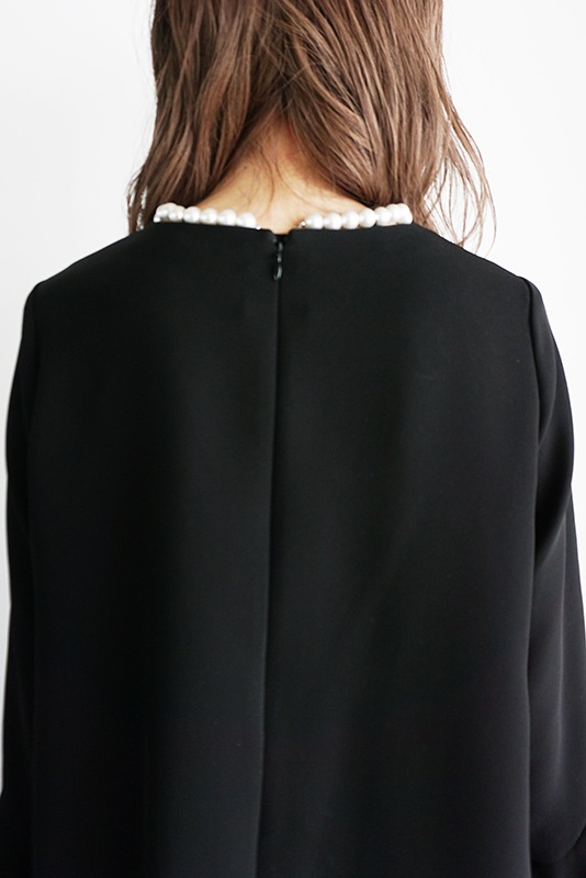 パール衿付きフレアワンピース