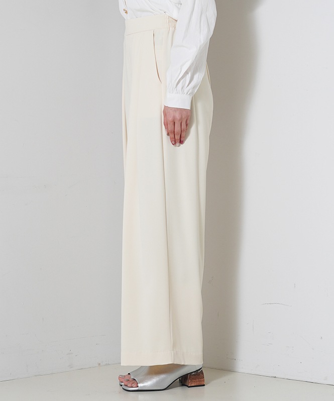 ハイウウェストタックパンツ